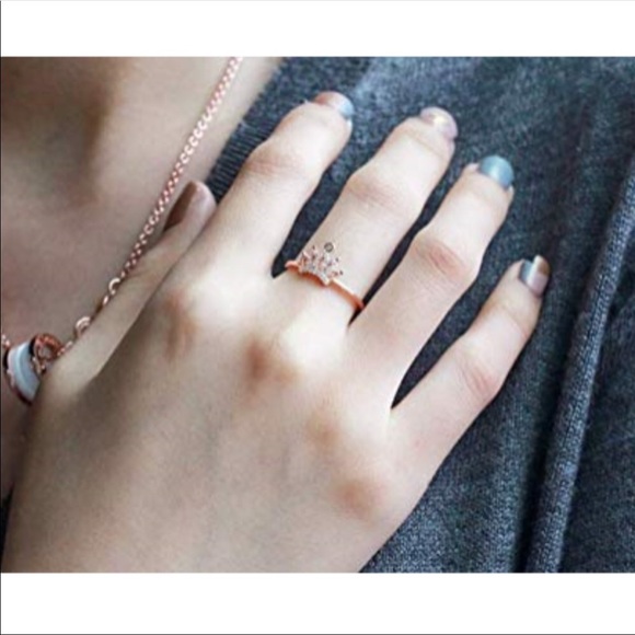 Delicate 14K Rose Gold Crown Ring - Picture 4 of 4
